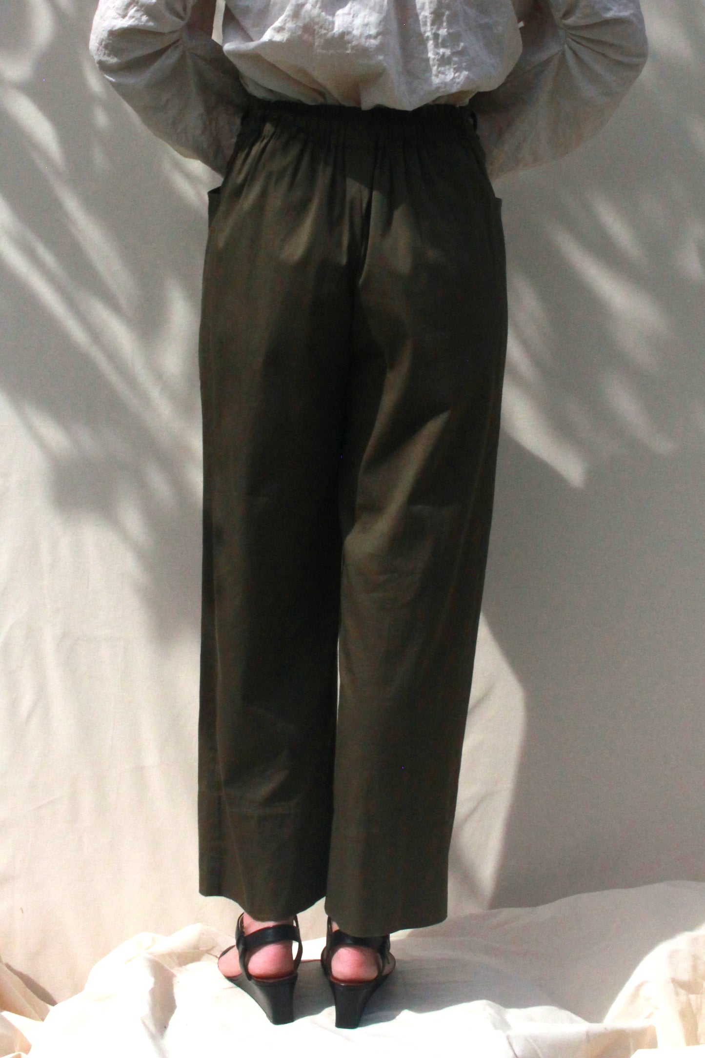 Scoop Pocket Pant - Army Green Sateen - PRE ORDER