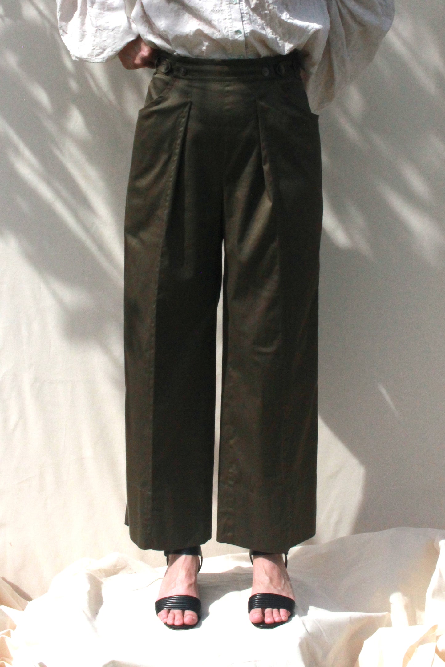 Scoop Pocket Pant - Army Green Sateen - PRE ORDER